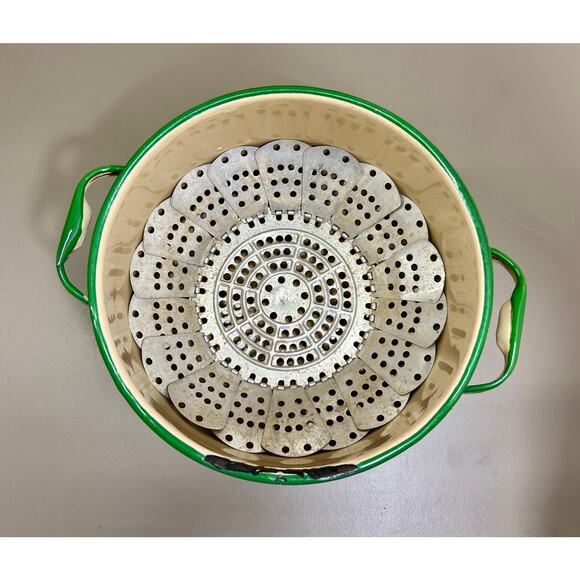 Mid-Century Farmhouse Cream & Green Enamelware 4 Qt Stock Pot - Lid + Steamer - Picture 3 of 8